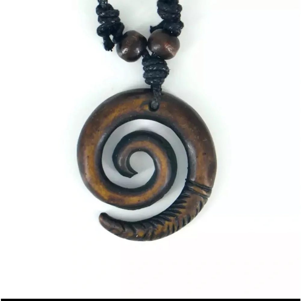 New Handmade Boho Hawaiian Tribal Engraved Spiral Helix Hook Pendant Necklace
